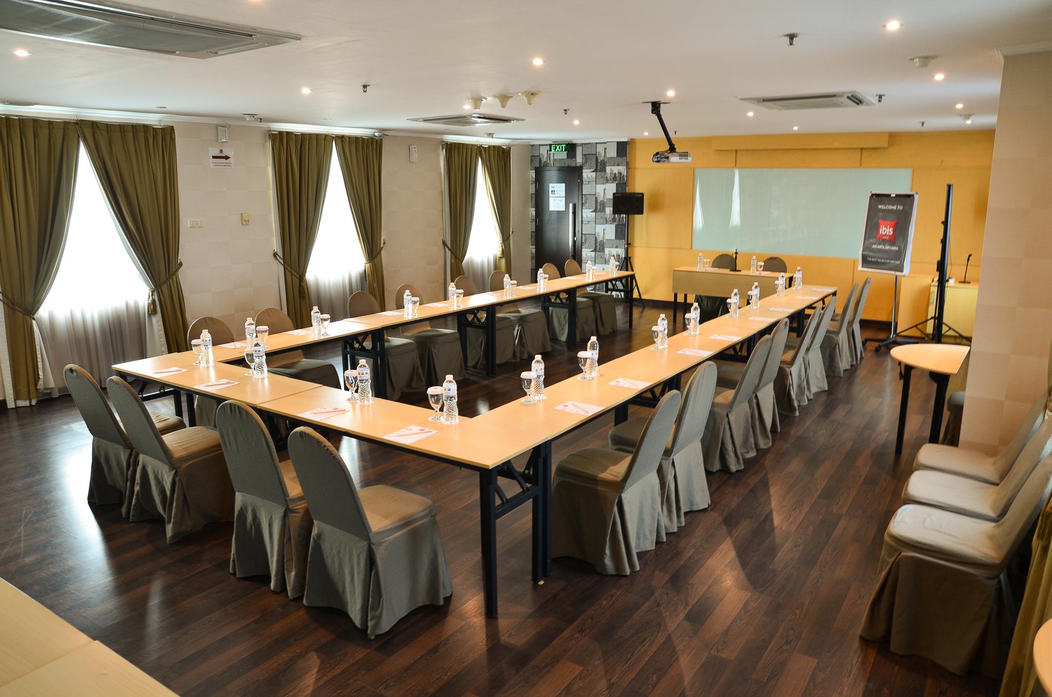 Ibis Jakarta Arcadia Exterior photo