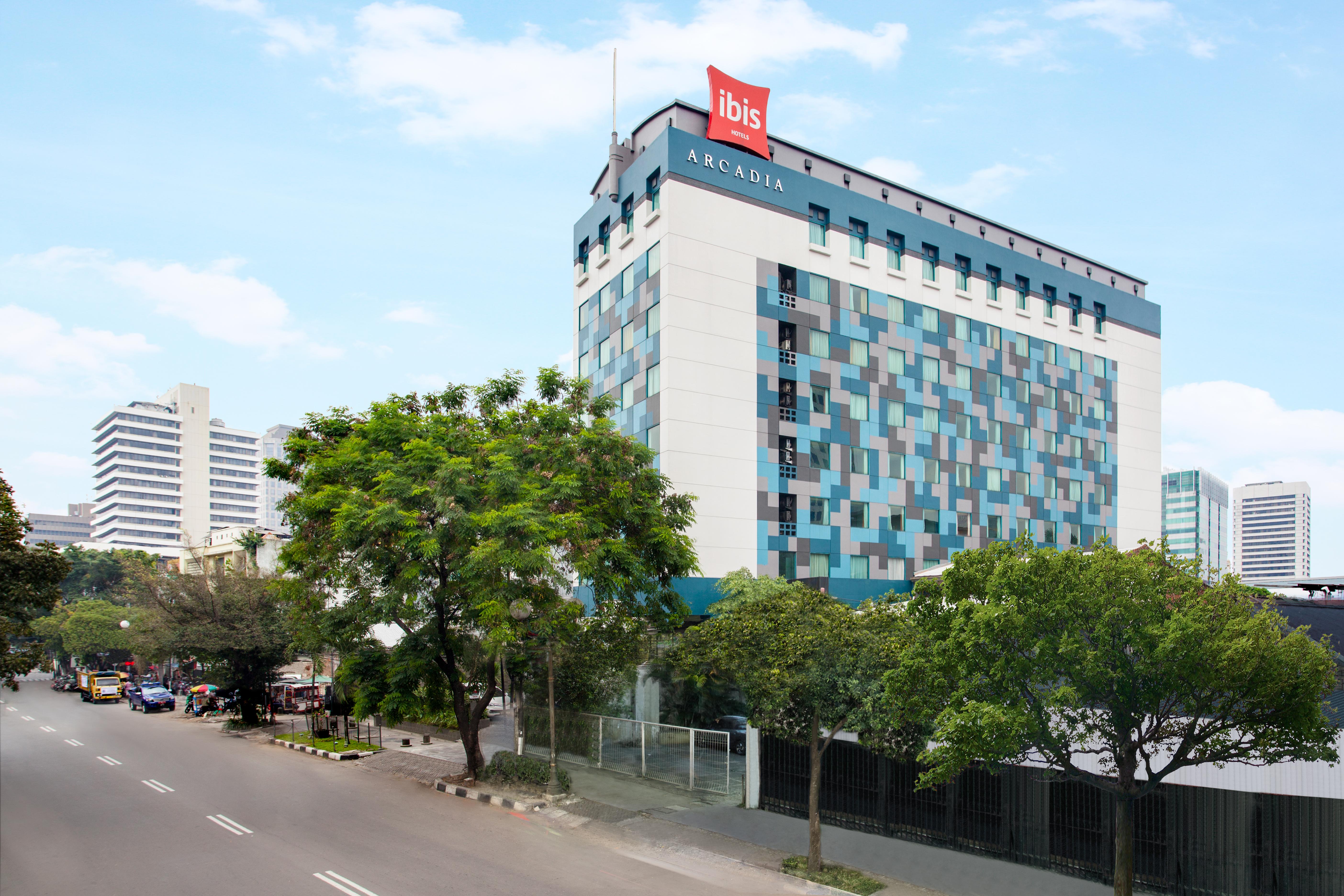 Ibis Jakarta Arcadia Exterior photo
