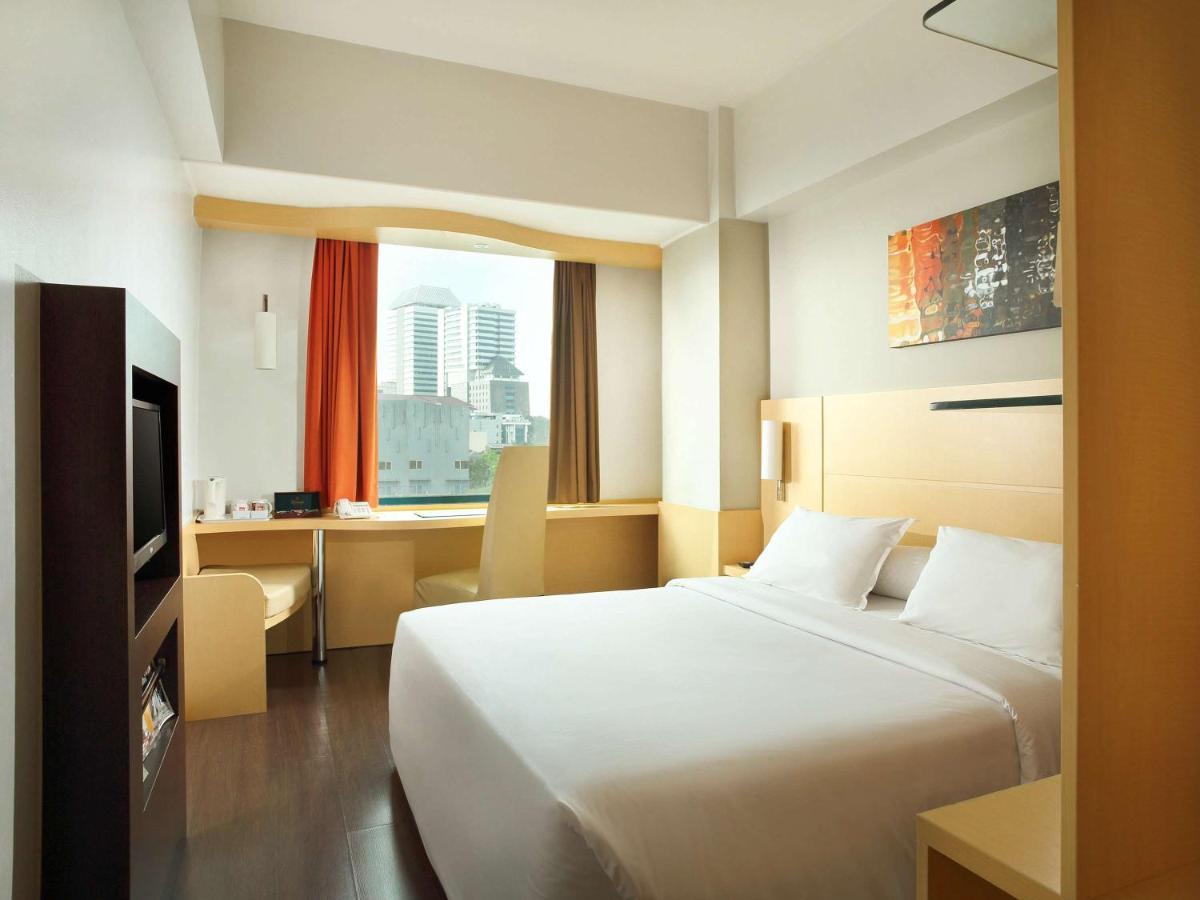 Ibis Jakarta Arcadia Exterior photo