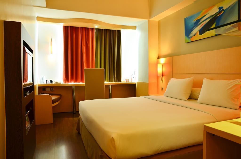 Ibis Jakarta Arcadia Exterior photo